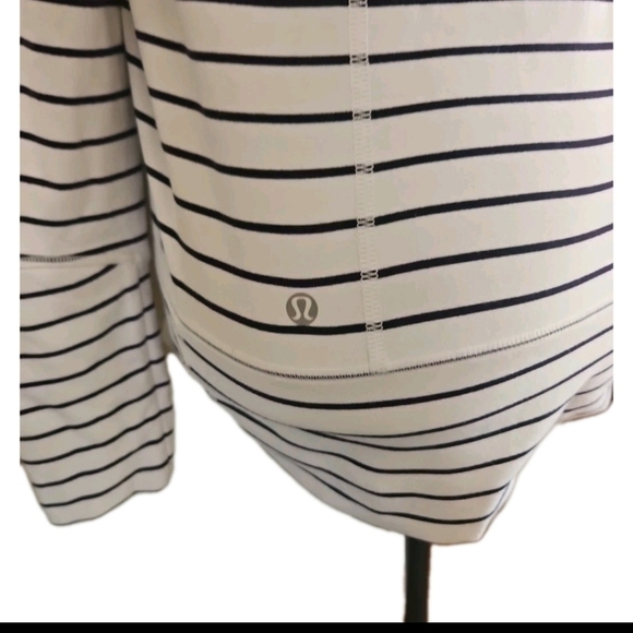 Lululemon Womens Blue And White Long Lenth High Neck Striped Stride Jacket 6 - Picture 7 of 15